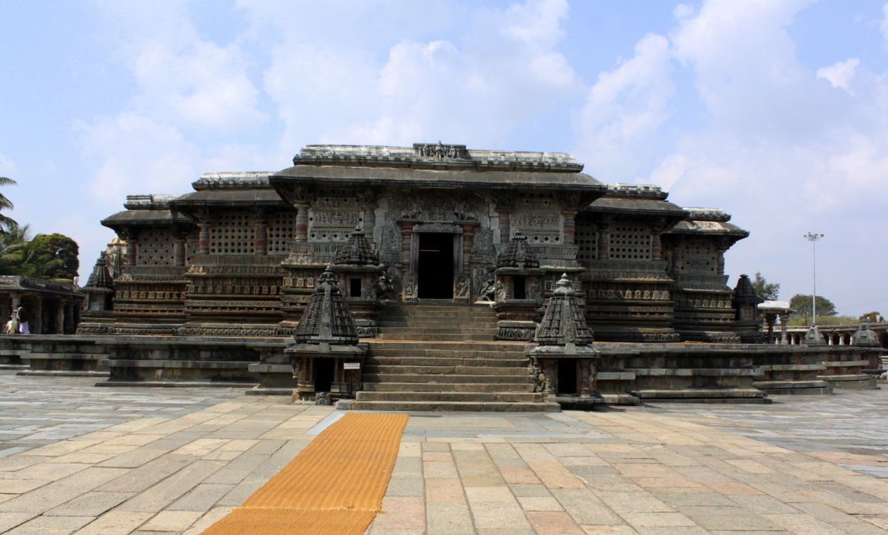 Belur temple from Baaalecool resort 